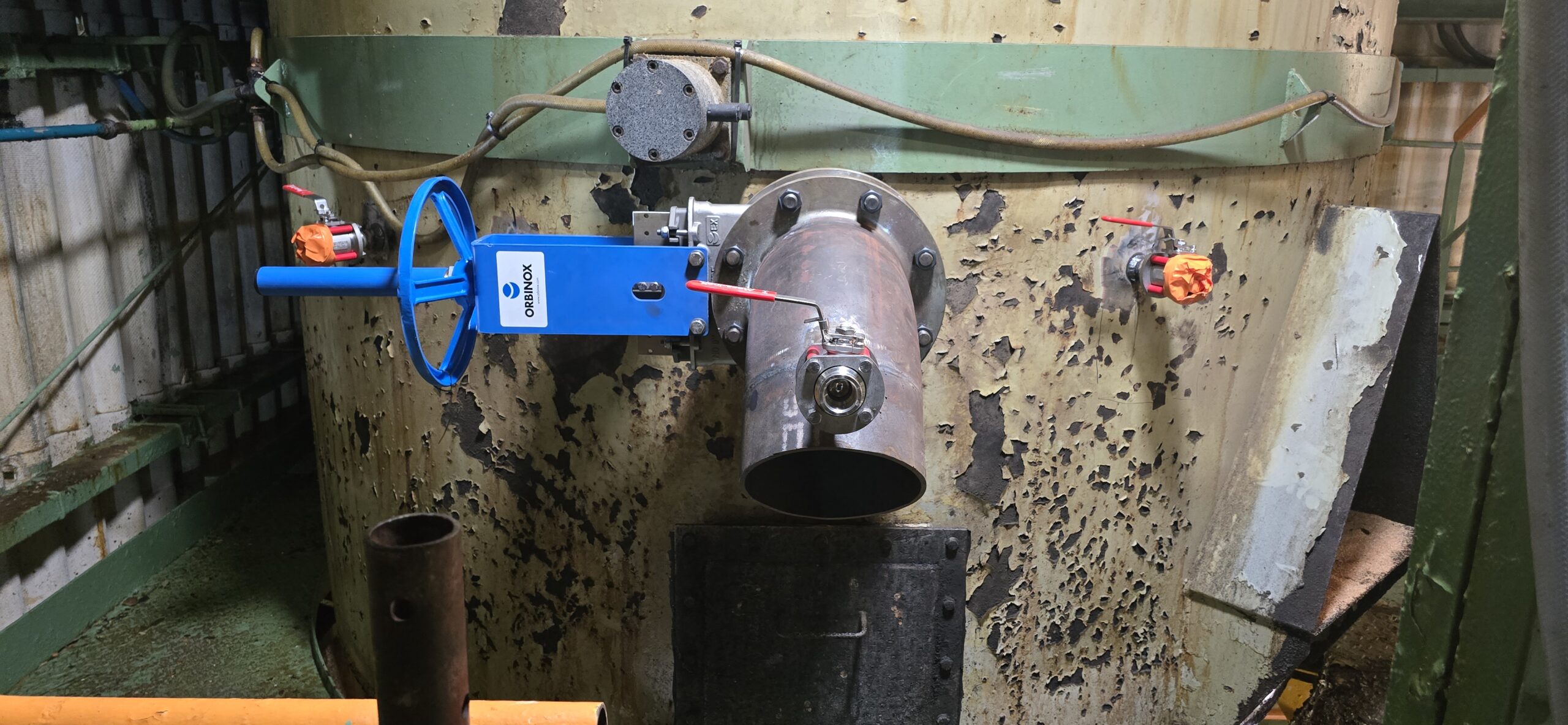 Chantier Framatome hot tapping sur silo contenant du tétrachlorure de zirconium